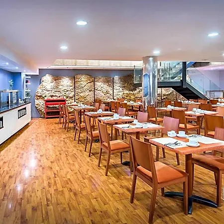 מלון Rh Jerez Centro 4*