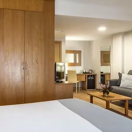 מלון Rh Jerez Centro 4*